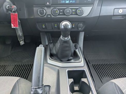Used 2022 Toyota Tacoma TRD Sport w/ Technology Package AWD/4WD image 19
