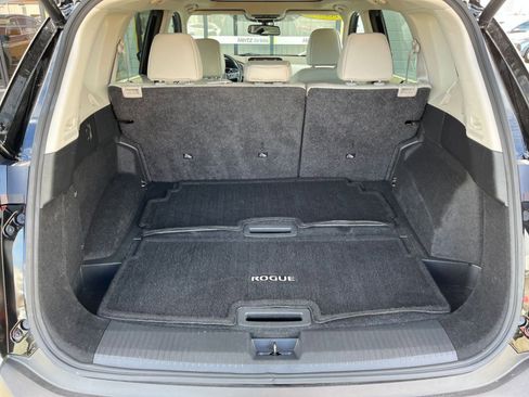 Used 2023 Nissan Rogue SL w/ SL Premium Package image 31