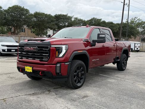 Used 2024 GMC Sierra 2500 AT4 w/ AT4 Premium Plus Package AWD/4WD image 4