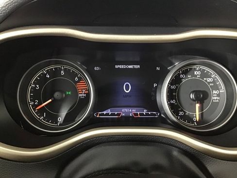 Used 2018 Jeep Cherokee Limited image 14