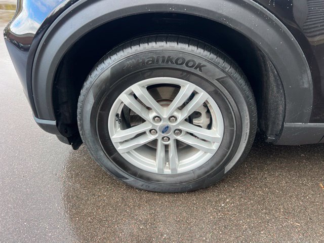 Used 2023 Ford Explorer XLT w/ Equipment Group 202A AWD/4WD image 9