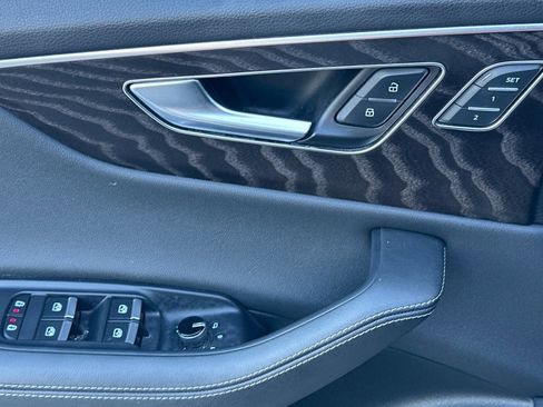 Used 2023 Audi Q8 Prestige w/ Prestige Package image 13