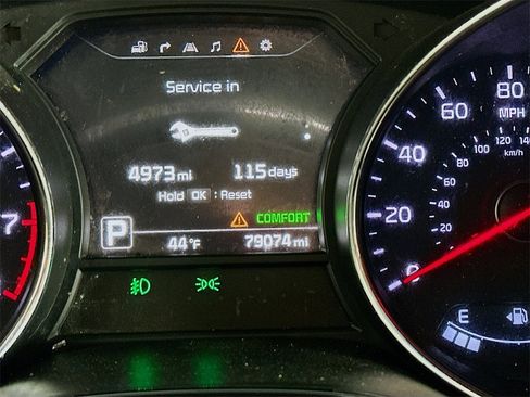 Used 2018 Kia Sedona SX Limited image 12