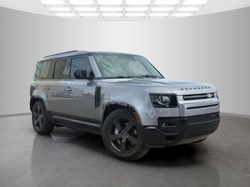 Used 2022 Land Rover Defender 110 X-Dynamic HSE AWD/4WD image 3