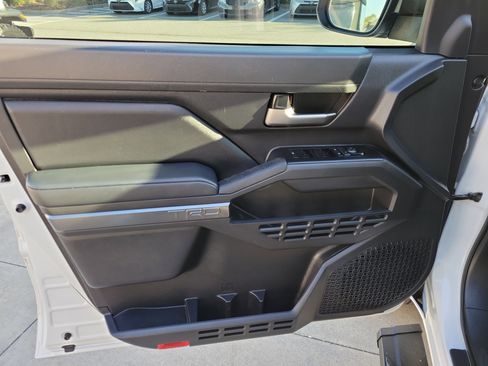 Used 2024 Toyota Tacoma TRD Off-Road image 10