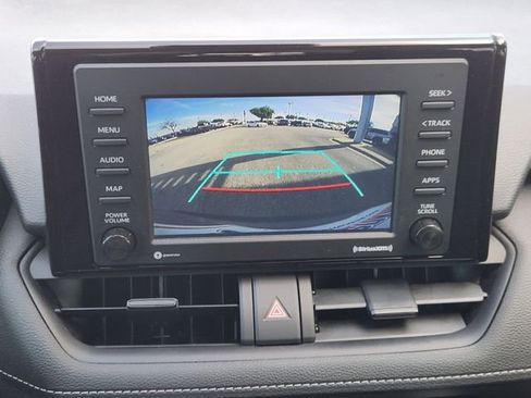 Used 2022 Toyota RAV4 LE FWD image 13