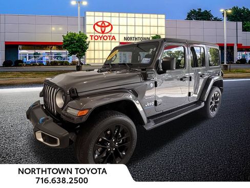 Used 2023 Jeep Wrangler Unlimited Sahara w/ Cold Weather Group AWD/4WD image 11