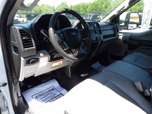 Used 2019 Ford F550 2WD Regular Cab Super Duty image 27