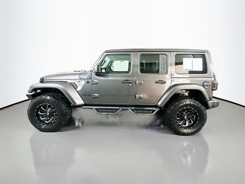 Used 2021 Jeep Wrangler Unlimited Sahara image 4