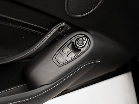 Used 2022 Aston Martin V8 Vantage image 54