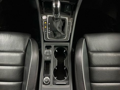 Used 2019 Volkswagen Golf R 4-Door AWD/4WD image 20