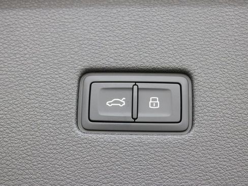 New 2026 Audi SQ8 Prestige AWD/4WD image 32
