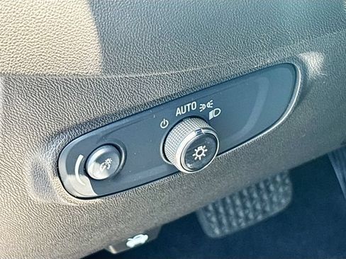 Used 2024 Chevrolet Equinox LT AWD/4WD image 10