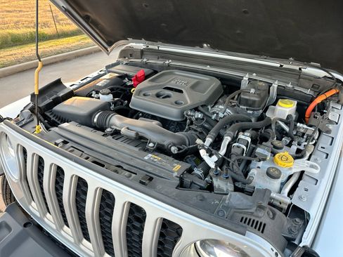 New 2023 Jeep Wrangler Sahara w/ Cold Weather Group image 25