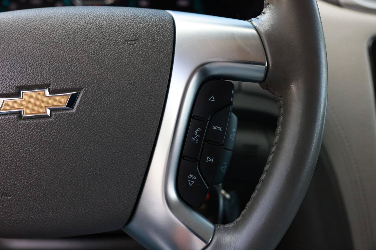 Used 2015 Chevrolet Traverse LT FWD image 32