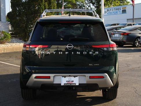 Certified 2025 Nissan Pathfinder SL w/ SL Premium Package AWD/4WD image 8