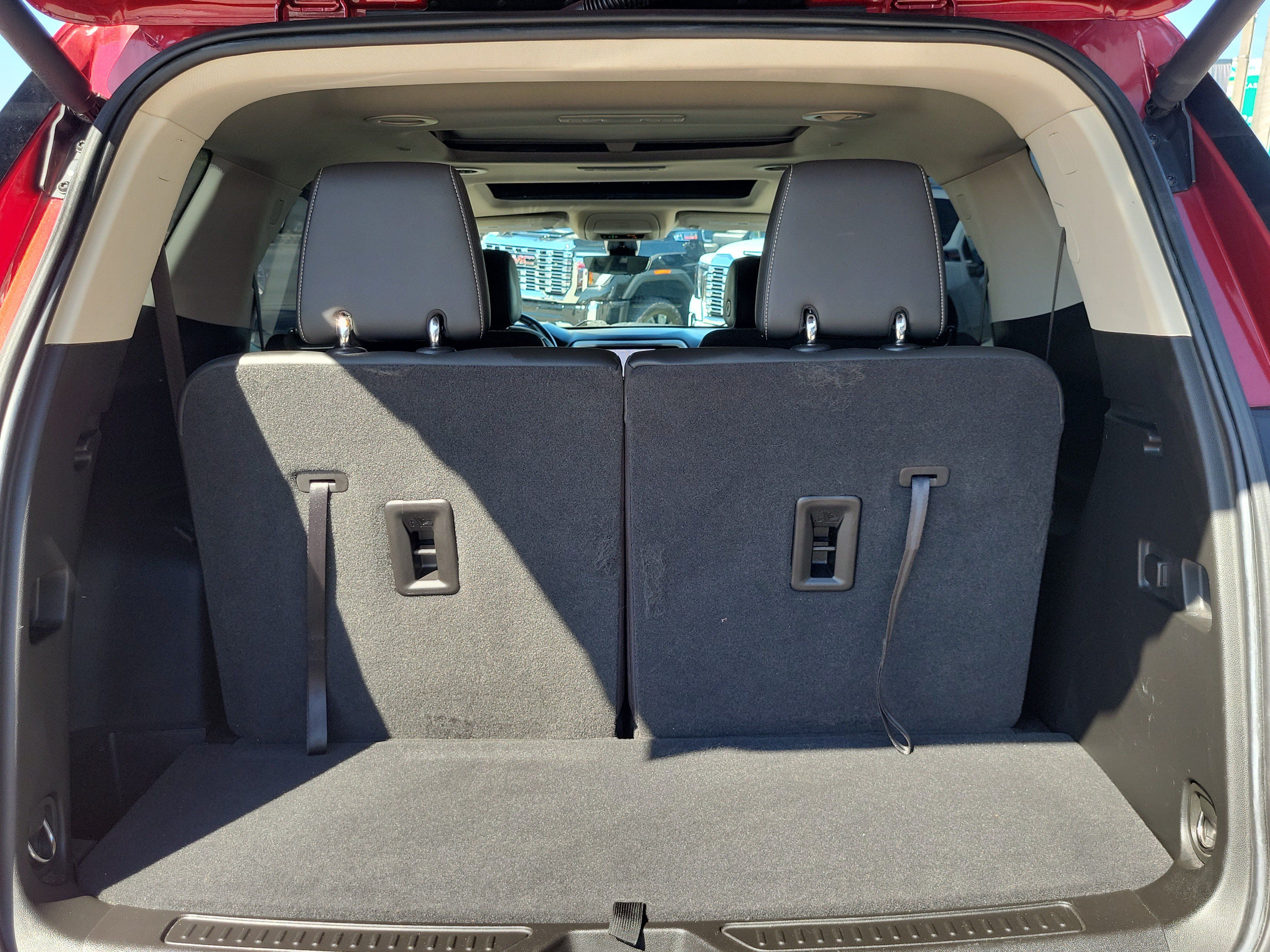 Used 2022 GMC Acadia Denali w/ Denali Ultimate Package FWD image 18