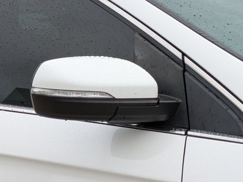 Used 2021 Ford Edge Titanium image 12