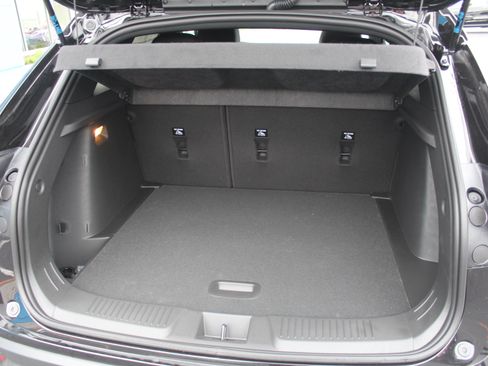 New 2026 Chevrolet Trax RS w/ Sunroof Package FWD image 18