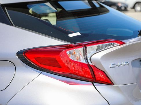 Certified 2019 Toyota C-HR XLE FWD image 9
