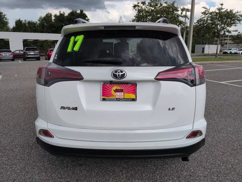 Used 2017 Toyota RAV4 LE FWD image 5