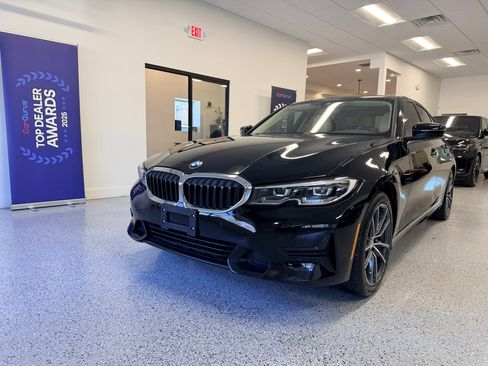 Used 2019 BMW 330i Sedan image 3