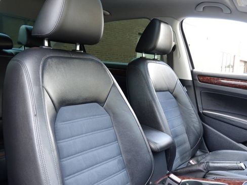 Used 2013 Volkswagen Passat TDI SEL Premium FWD image 63