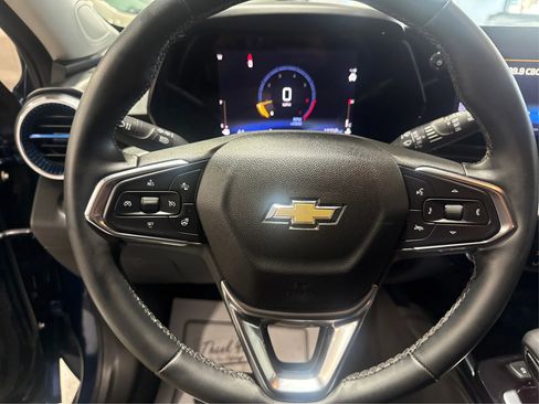 Used 2024 Chevrolet Trax LT w/ Driver Confidence Package FWD image 17