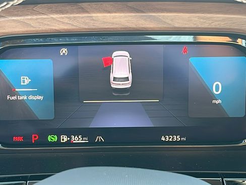 Used 2024 Volkswagen Atlas SE image 14