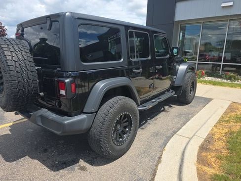 Used 2018 Jeep Wrangler Unlimited Sport S AWD/4WD image 2