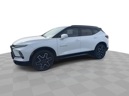 Used 2023 Chevrolet Blazer RS w/ Driver Confidence II Package FWD image 4