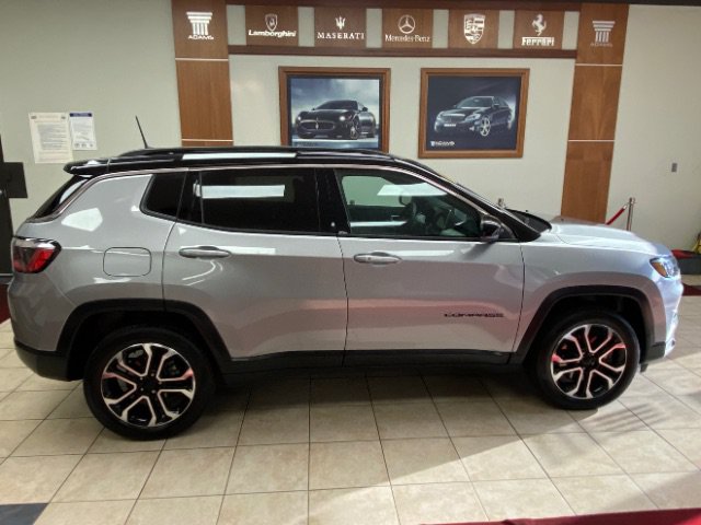 Used 2023 Jeep Compass Limited AWD/4WD image 5