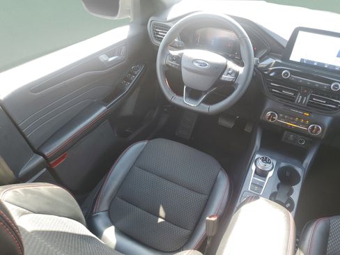 Used 2025 Ford Escape ST-Line FWD image 12