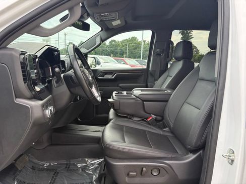 Used 2023 GMC Sierra 1500 SLT AWD/4WD image 12