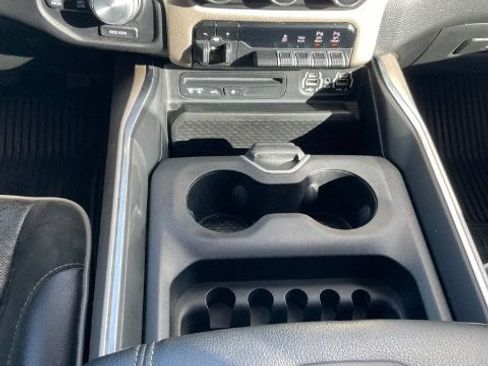 Used 2019 RAM 1500 Laramie AWD/4WD image 22