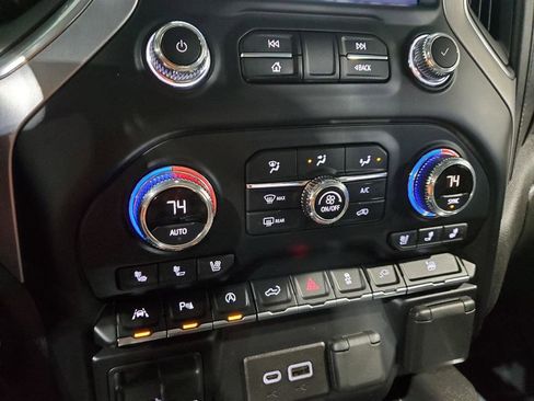 Used 2022 GMC Sierra 1500 SLT image 32