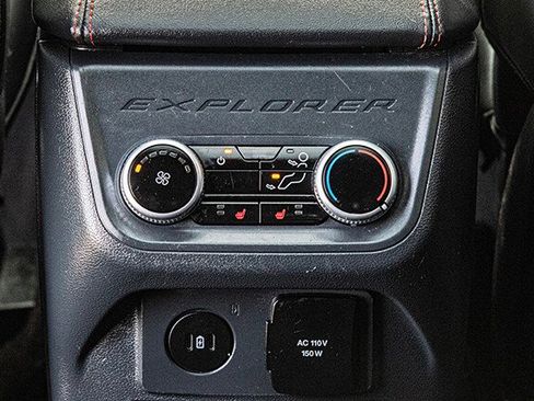 Used 2025 Ford Explorer ST-Line w/ Premium Package image 27