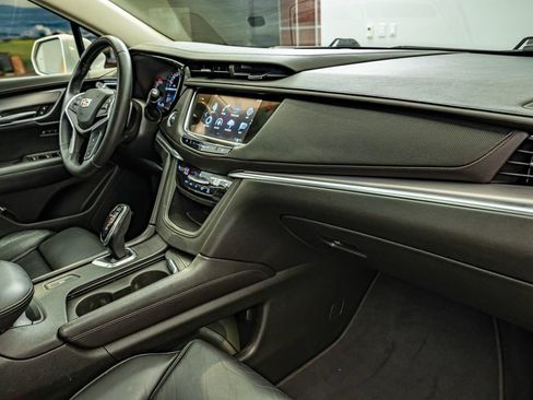 Used 2017 Cadillac XT5 Luxury w/ Driver Awareness Package FWD image 36