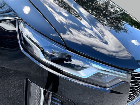 Used 2023 Cadillac XT6 Premium Luxury w/ Technology Package AWD/4WD image 28
