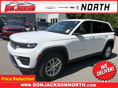 Used 2025 Jeep Grand Cherokee Laredo X RWD image 1