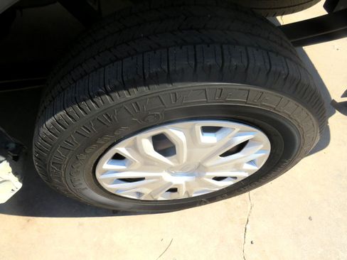 Used 2015 Ford Transit 250 130 Low Roof w/ Exterior Upgrade Package image 19