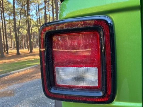 Used 2025 Jeep Wrangler Sport S image 13