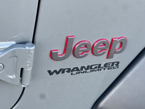 Used 2020 Jeep Wrangler Unlimited Rubicon w/ Steel Bumper Group AWD/4WD image 28