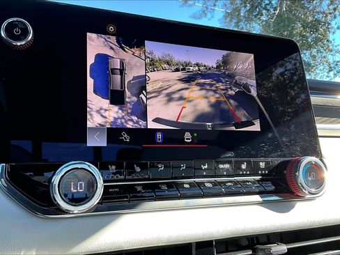 Used 2024 GMC Canyon AT4X image 23