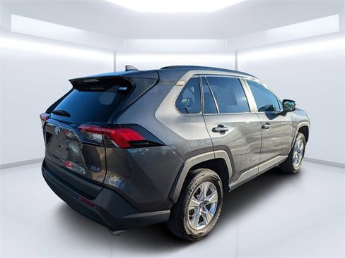 Used 2019 Toyota RAV4 XLE image 3