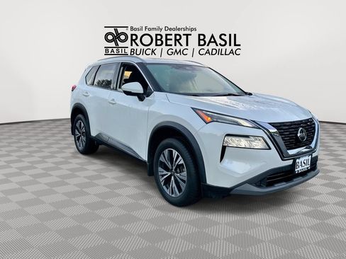 Used 2021 Nissan Rogue SV FWD image 2