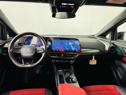 Used 2025 Chevrolet Equinox EV RS image 23