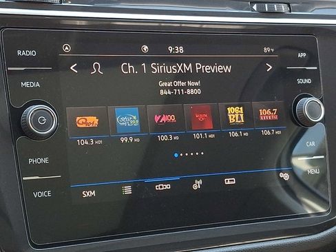 Used 2023 Volkswagen Tiguan SE w/ Panoramic Sunroof Package FWD image 16