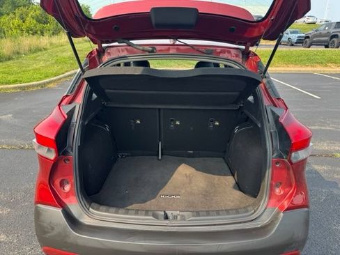 Used 2019 Nissan Kicks SR w/ SR Premium Package FWD image 13