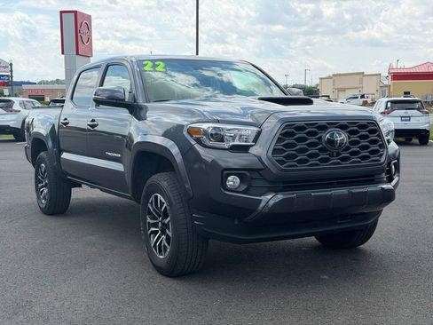 Used 2022 Toyota Tacoma TRD Sport AWD/4WD image 1